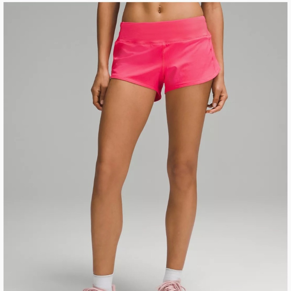 LULU LEMON: Speed Up Low-Rise Lined Short 2.5"